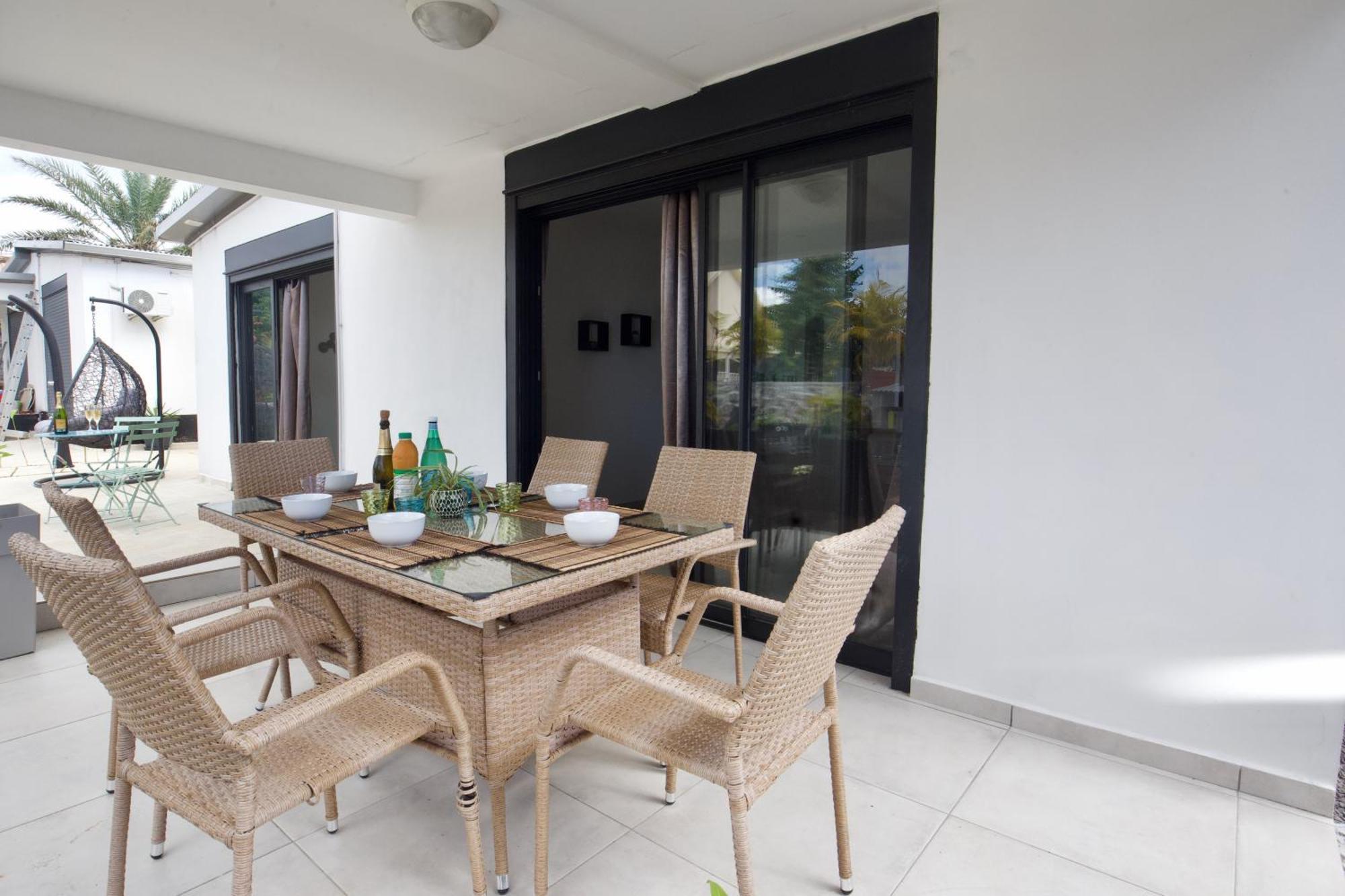 Le Beau Vallon 1- Jacuzzi Privatif Et Piscine Chauffee Partagee Saint-Benoît Exterior foto