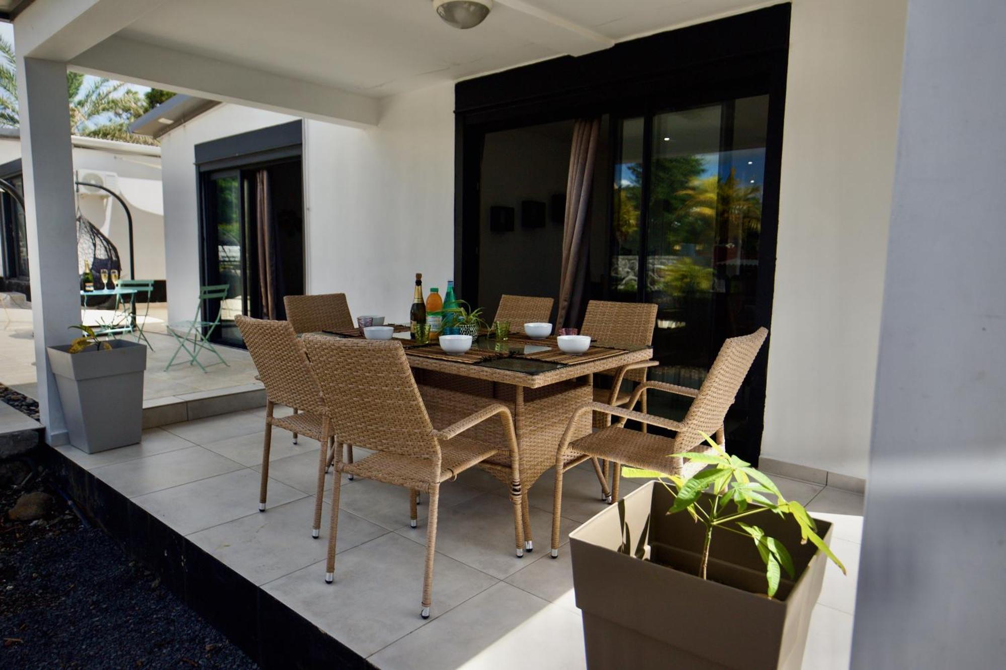 Le Beau Vallon 1- Jacuzzi Privatif Et Piscine Chauffee Partagee Saint-Benoît Exterior foto