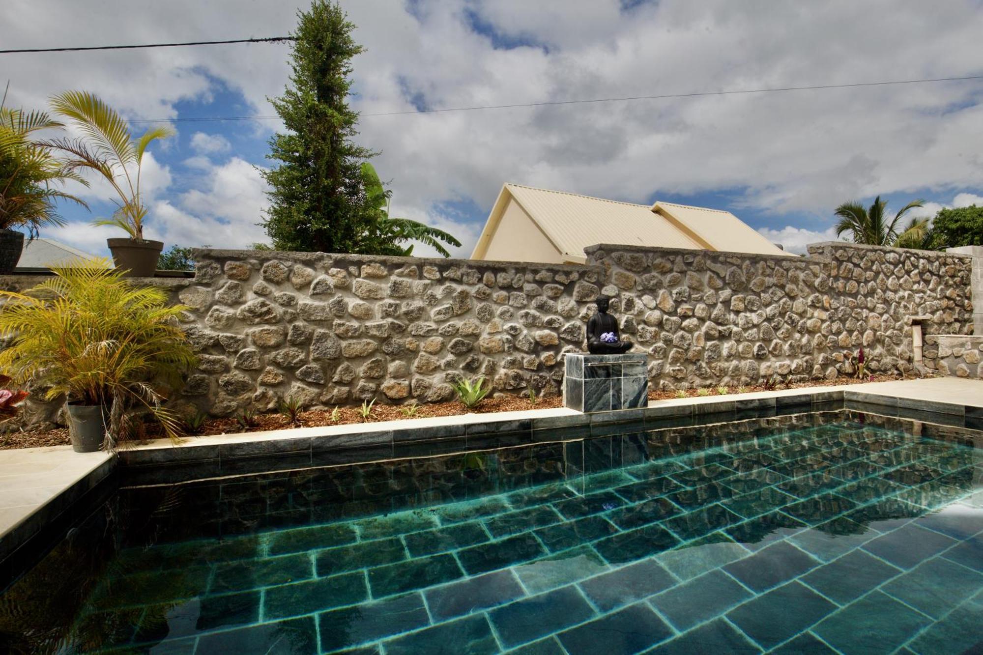 Le Beau Vallon 1- Jacuzzi Privatif Et Piscine Chauffee Partagee Saint-Benoît Exterior foto