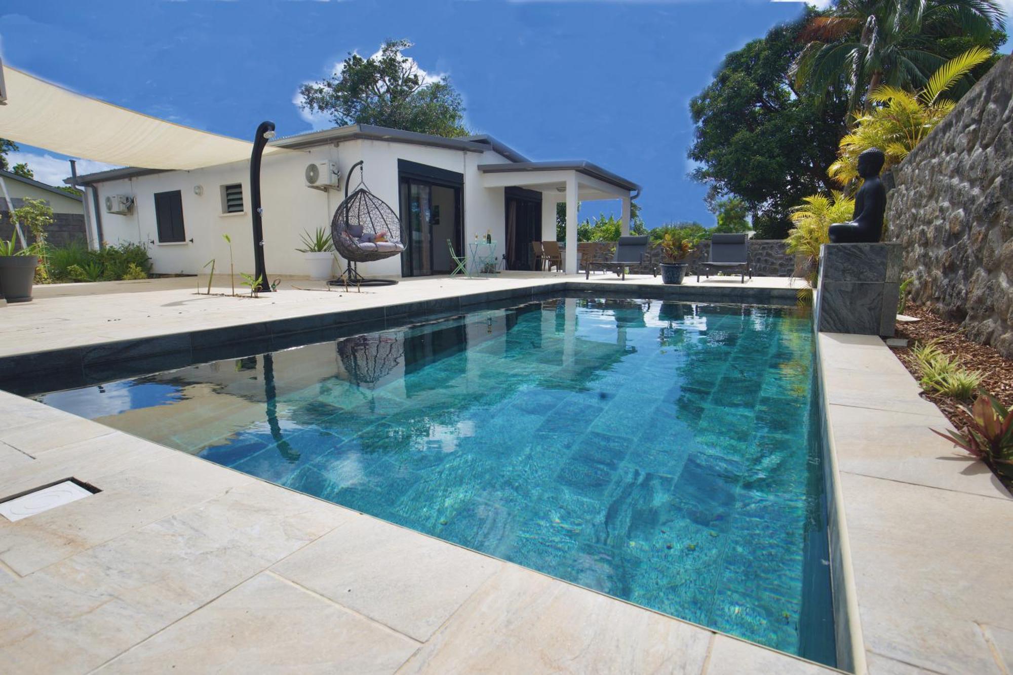 Le Beau Vallon 1- Jacuzzi Privatif Et Piscine Chauffee Partagee Saint-Benoît Exterior foto